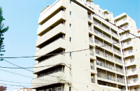 個室へはICキーで入室。